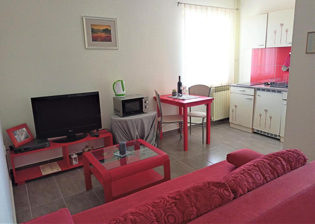 Cozy Apartment In The City Center بولا المظهر الخارجي الصورة