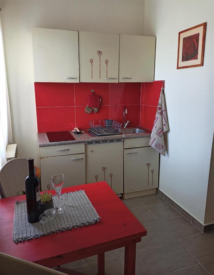 Cozy Apartment In The City Center بولا المظهر الخارجي الصورة